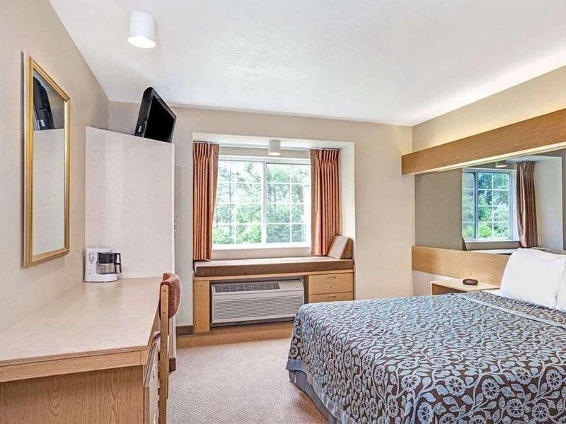 Days Inn By Wyndham Sturbridge Extérieur photo