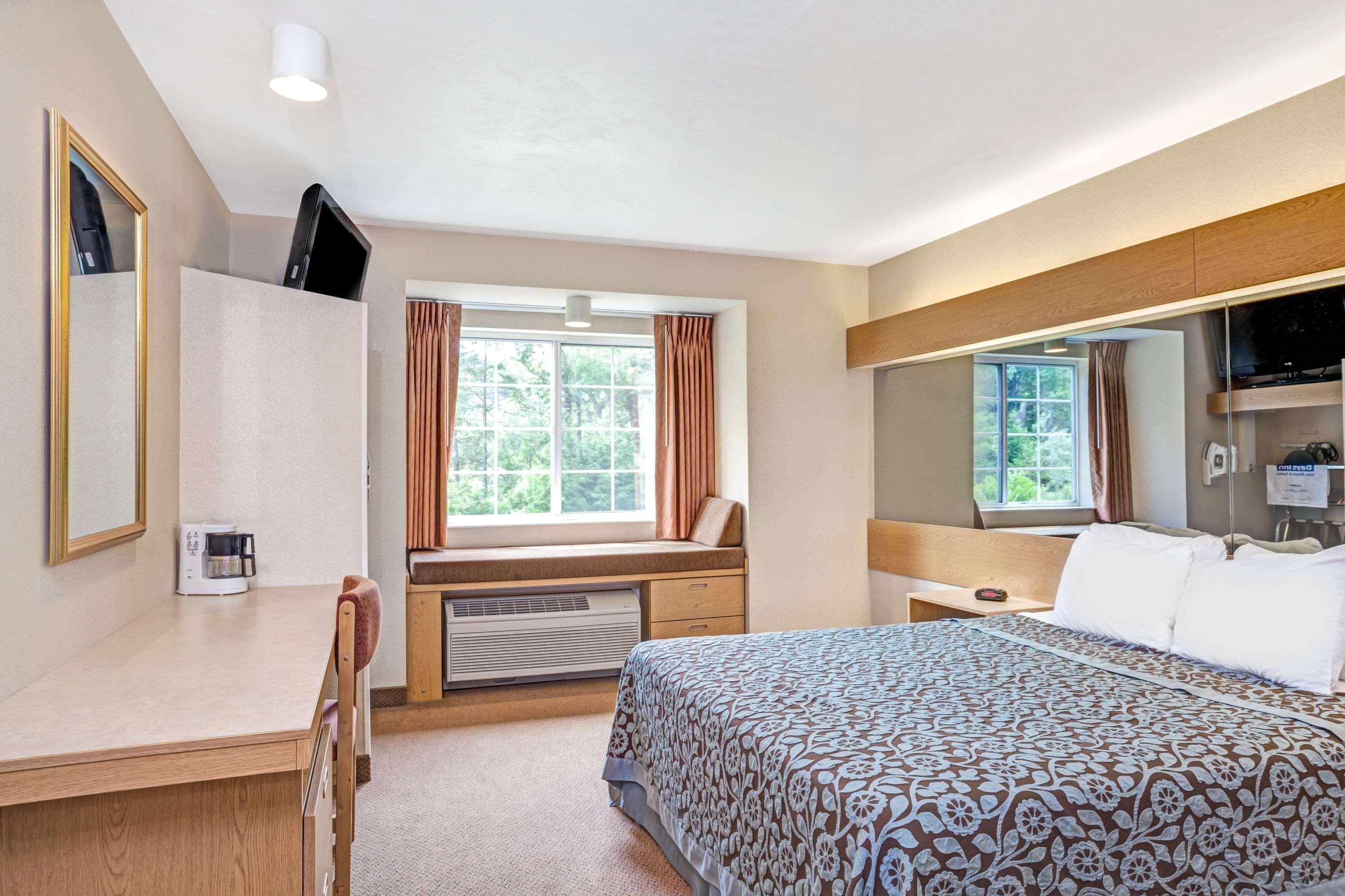 Days Inn By Wyndham Sturbridge Extérieur photo